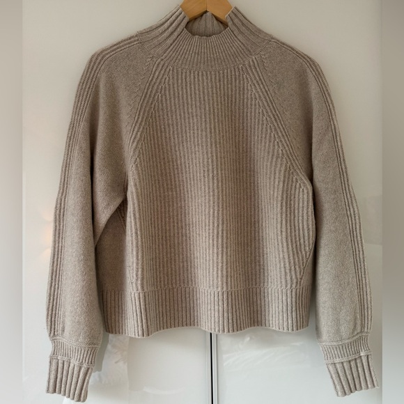 EVERLANE Cashmere Ribbed Turtleneck - Worn Once! - Picture 2 of 7
